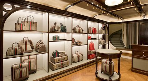 gucci valigeria boutique.